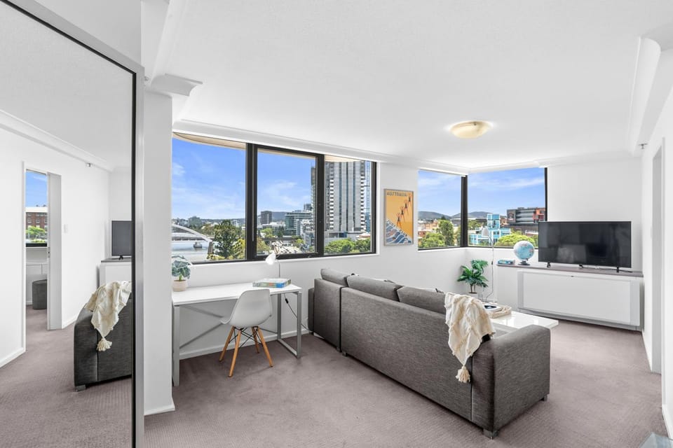 Riverview Sanctuary - Walk to CBD & South Bank Apartment in Brisbane City