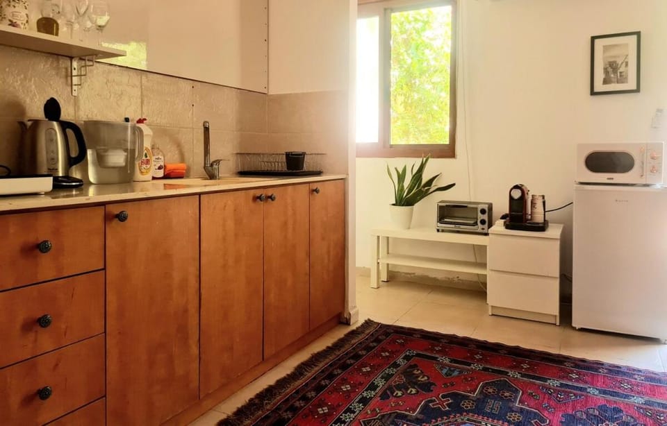 Coffee/tea facilities, Kitchen or kitchenette, oven, toaster