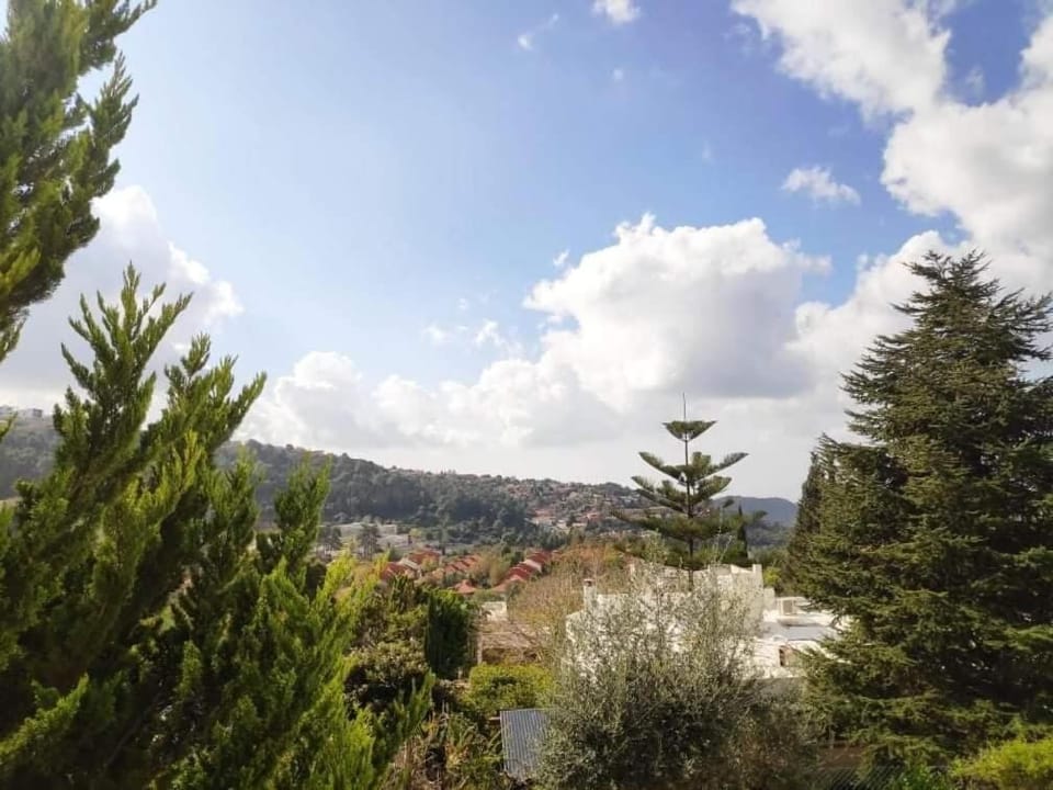 Nearby landmark, Natural landscape, Mountain view