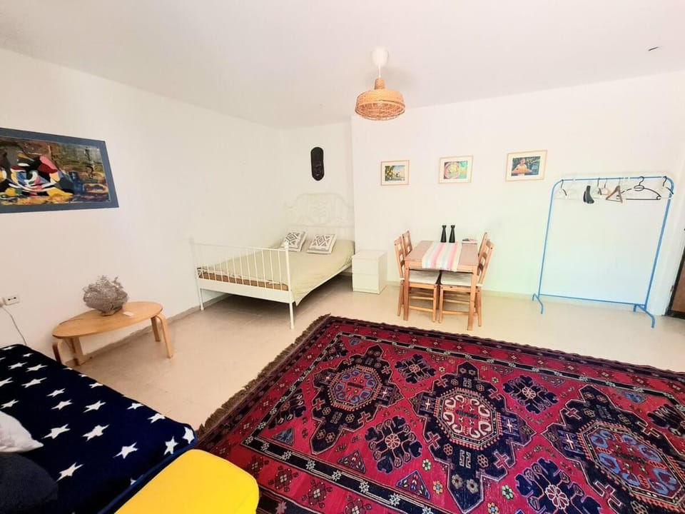Bed, Living room, Seating area, Dining area, Bedroom
