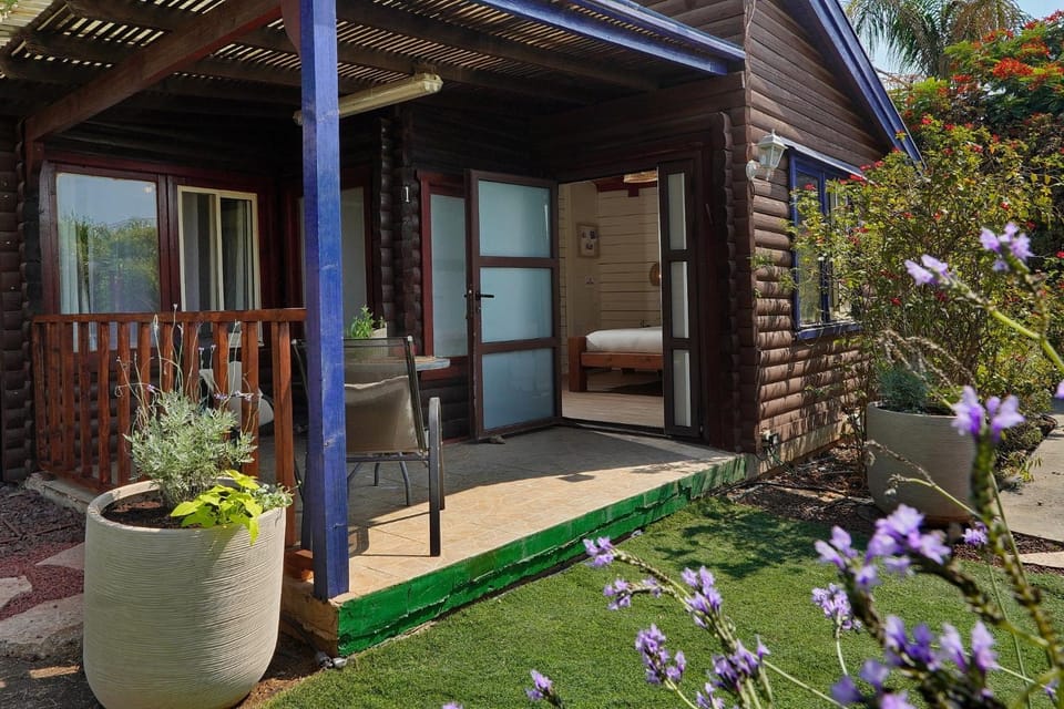Property building, Garden, Balcony/Terrace