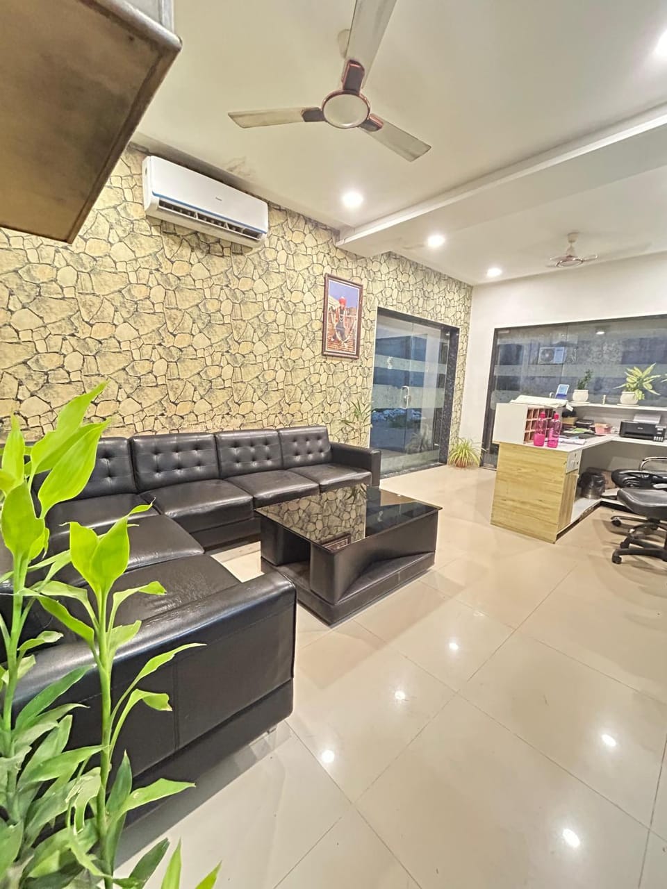 S R Hotel Hotel in Gujarat