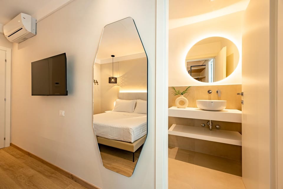 Bathroom, Bedroom