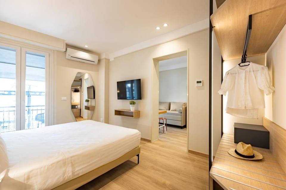 Bed, Photo of the whole room, Bedroom, wardrobe, air conditioner