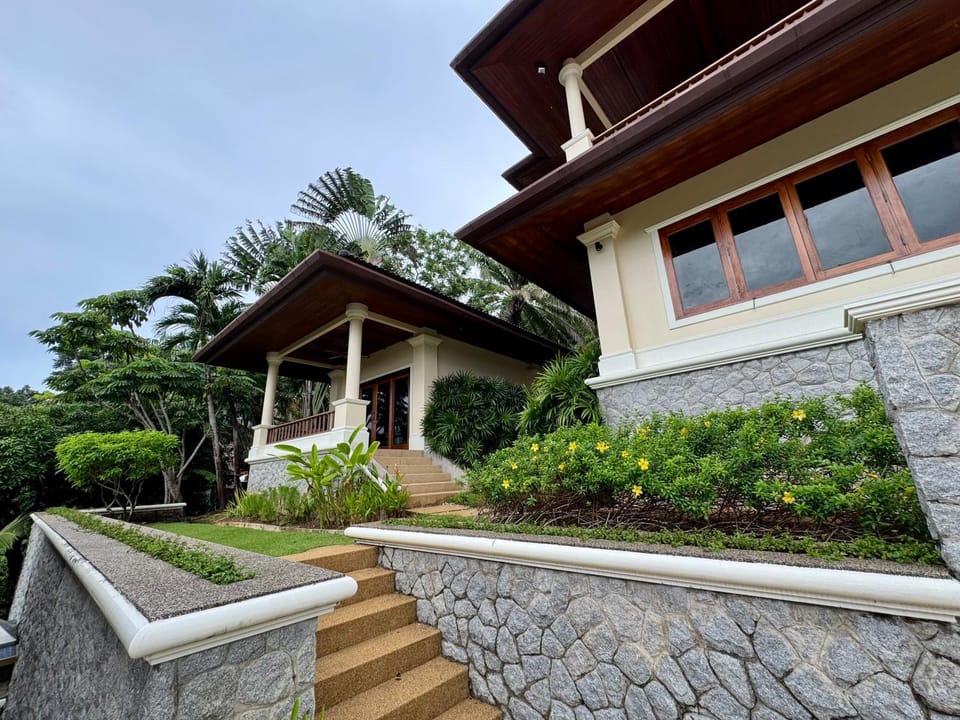 整栋高奢康养泳池别墅 - 带厨师女佣 Villa in Choeng Thale