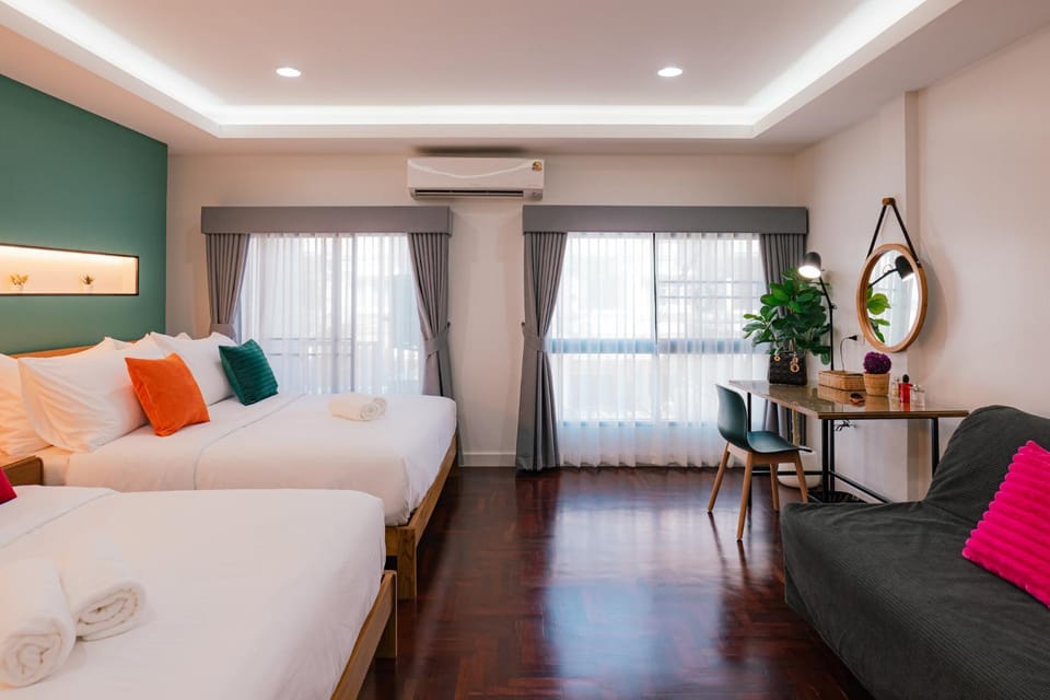 EXCLUSIVE SUKHUMVIT RESIDENCE, 3 Min BTS, Thonglor, 20 Guests Villa in Bangkok