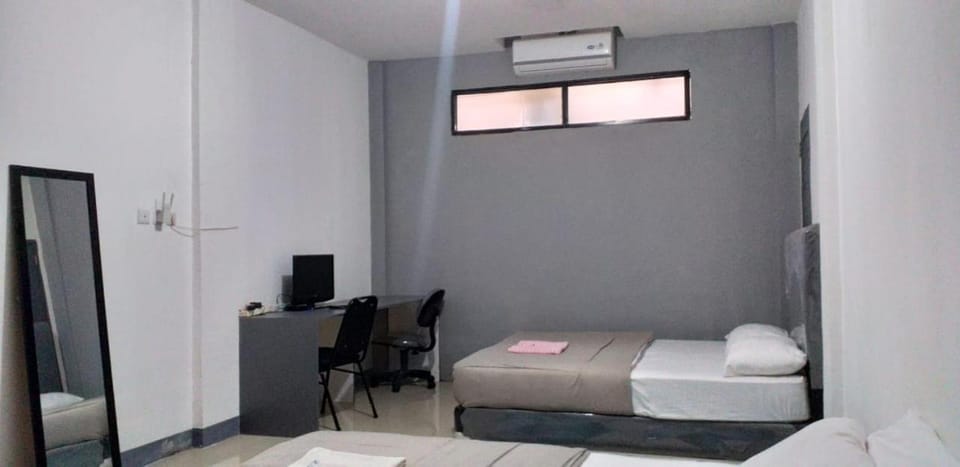 Familly Tebet Buget Bed and Breakfast in South Jakarta City