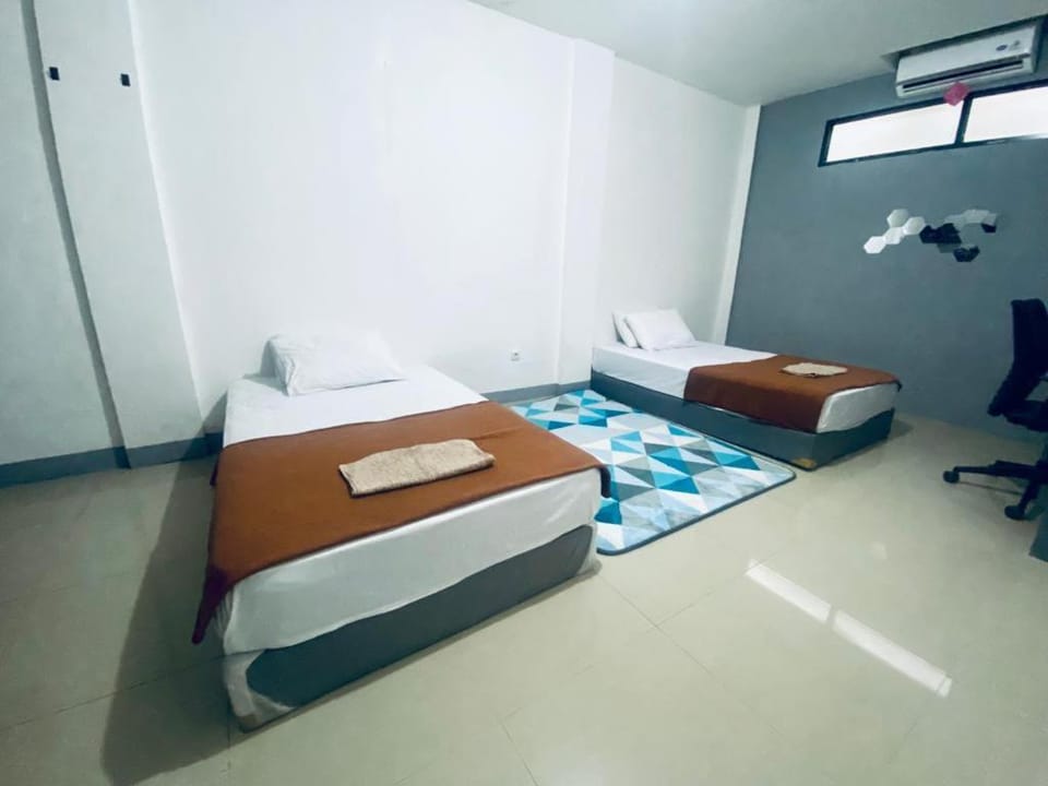 Familly Tebet Buget Bed and Breakfast in South Jakarta City