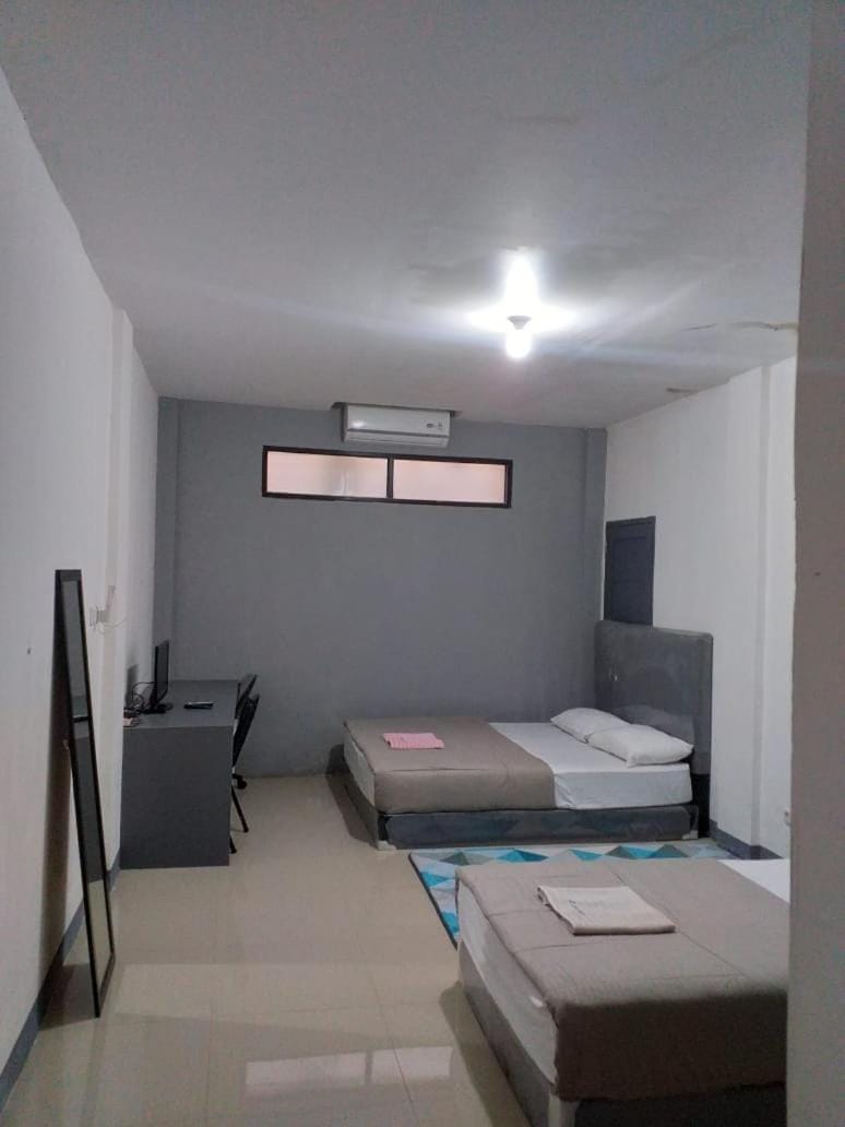 Familly Tebet Buget Bed and Breakfast in South Jakarta City