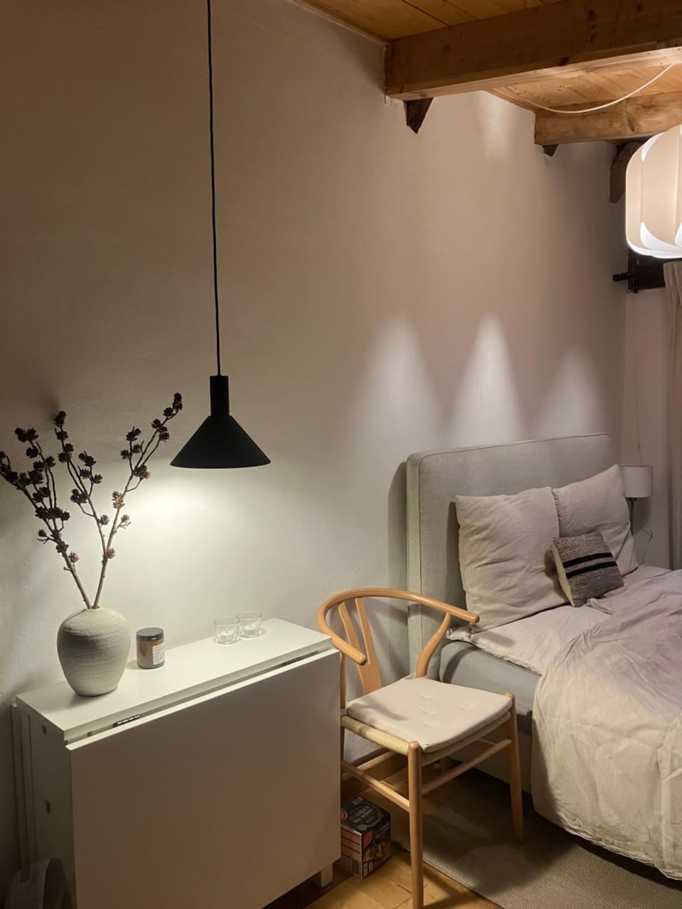 Bed, Photo of the whole room