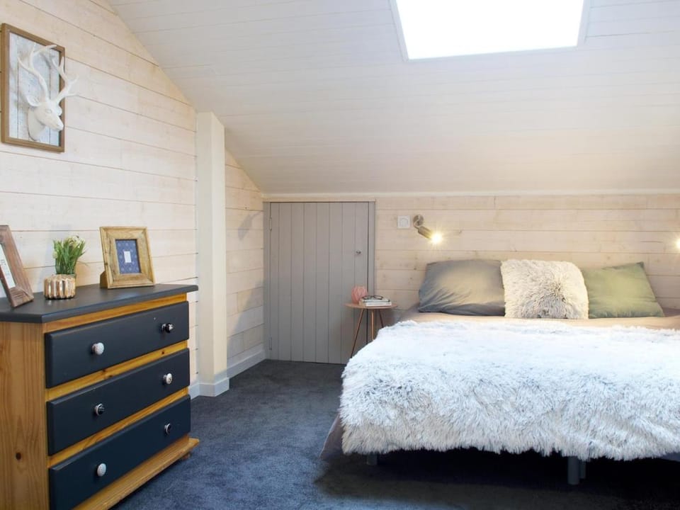 Bed, Photo of the whole room