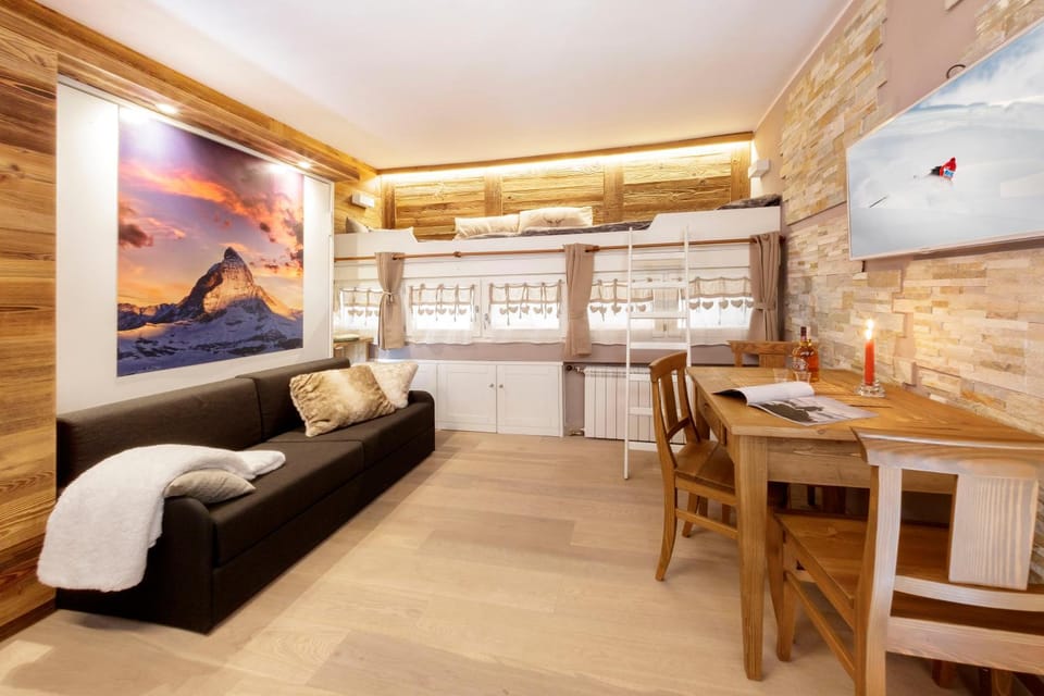 TV and multimedia, Living room, Dining area