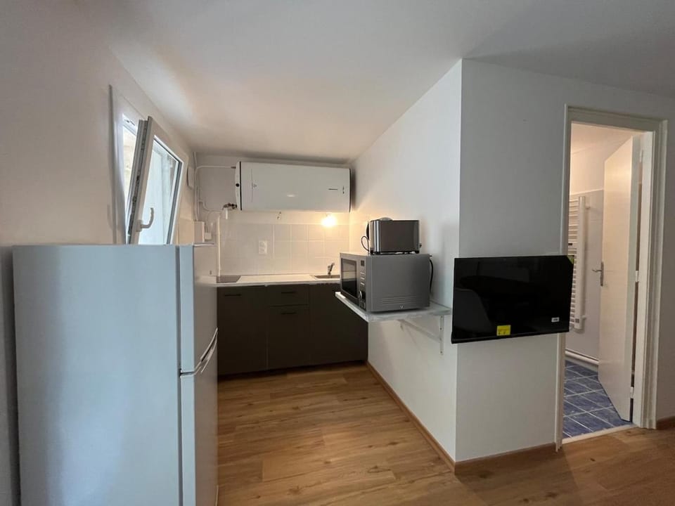 TV and multimedia, Kitchen or kitchenette, oven, toaster