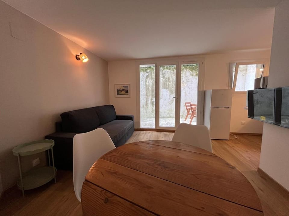 Communal lounge/ TV room, TV and multimedia, Living room