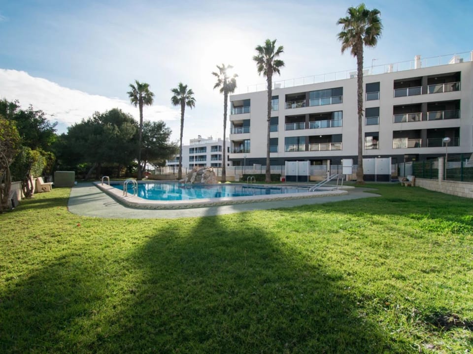 Property building, Garden, Swimming pool