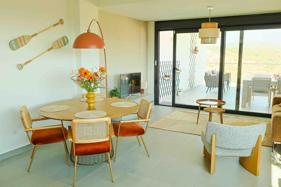Restaurant/places to eat, Photo of the whole room, Dining area