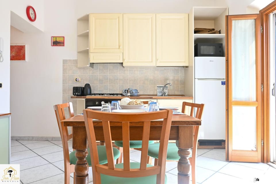 Kitchen or kitchenette, Dining area, dishwasher, oven, stove