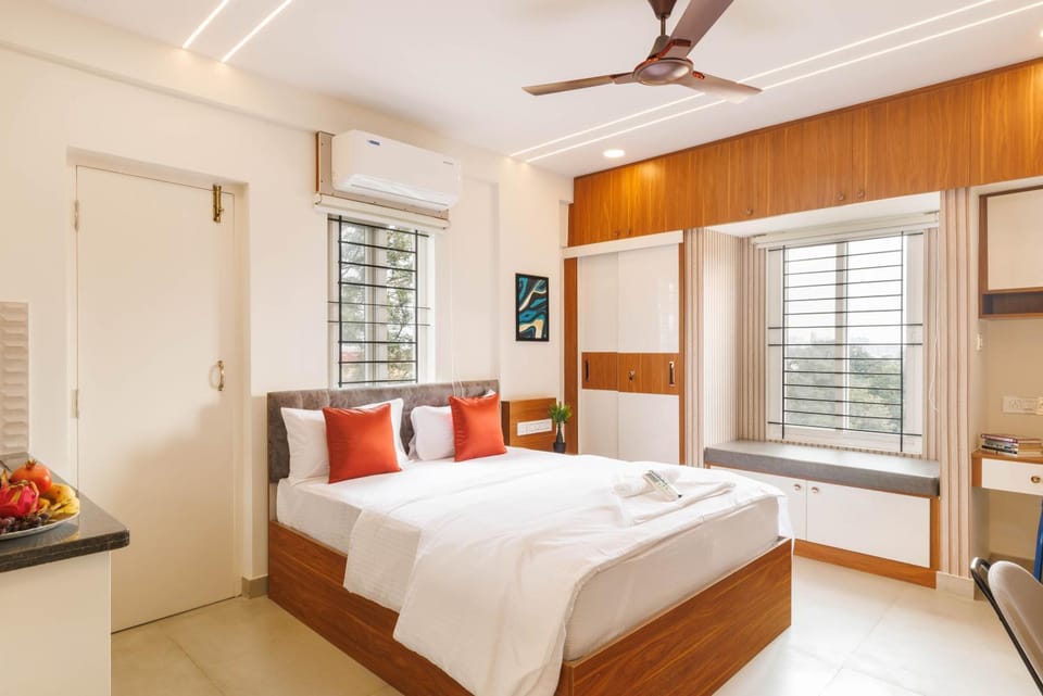 Bed, Bedroom, wardrobe, air conditioner