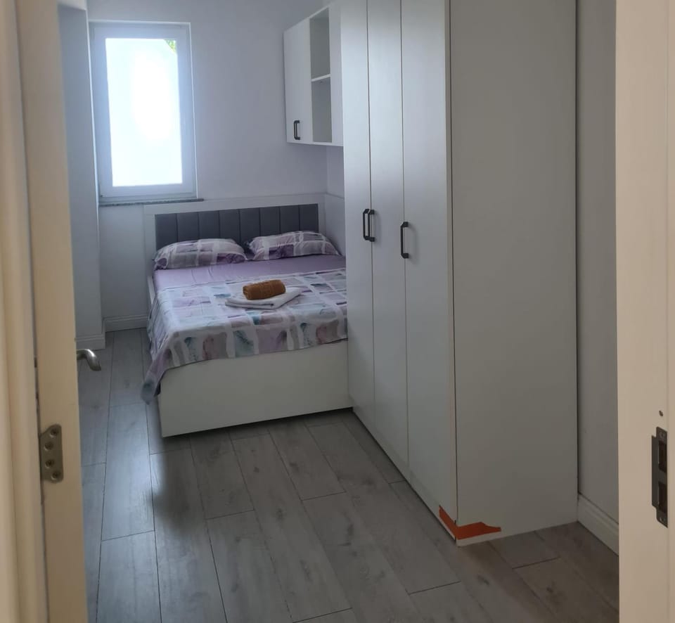 Luxury Property with 2bdm Radauti Apartment in Romania