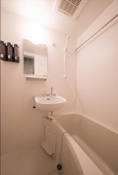 Hokusai Great Wave x Modern Japan Apartment in Shibuya