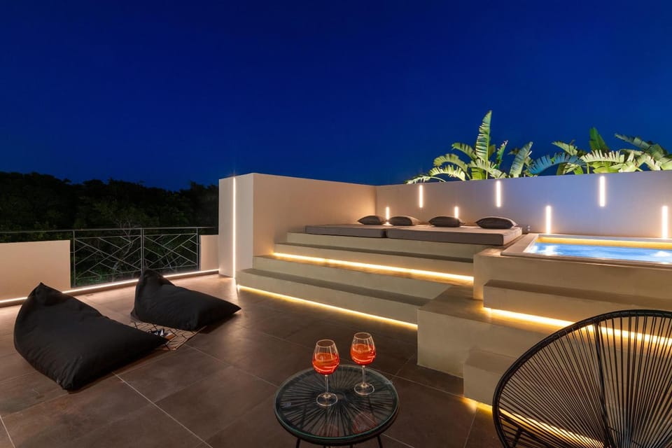 Night, View (from property/room), Seating area, Drinks