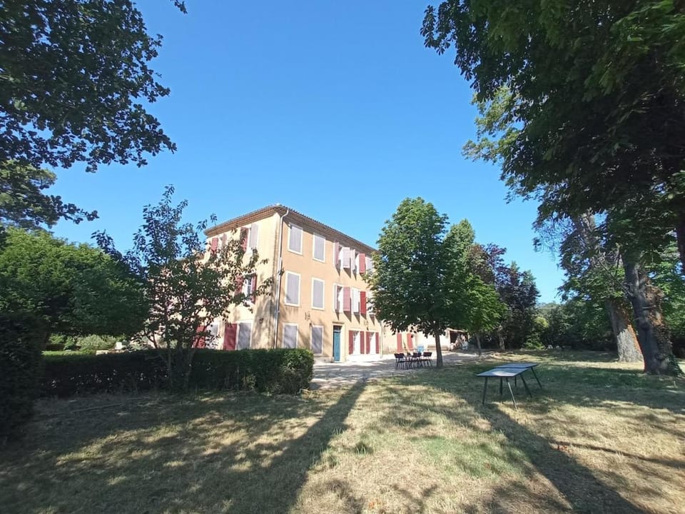 Property building, Facade/entrance, Garden, Garden view