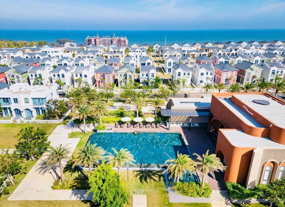 Bird's eye view, Pool view, Swimming pool