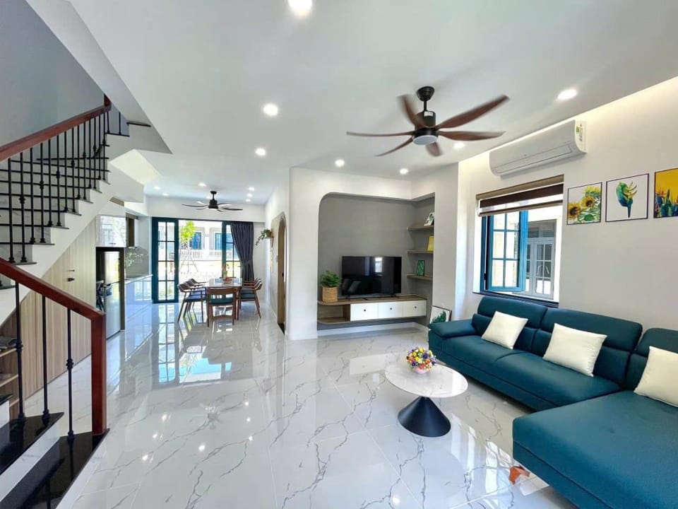 Communal lounge/ TV room, Communal lounge/ TV room, TV and multimedia, Living room