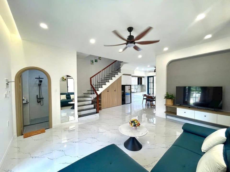 Communal lounge/ TV room, TV and multimedia, Living room