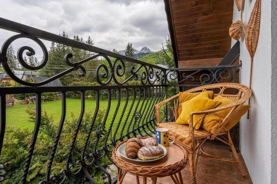 Patio, Balcony/Terrace, Seating area