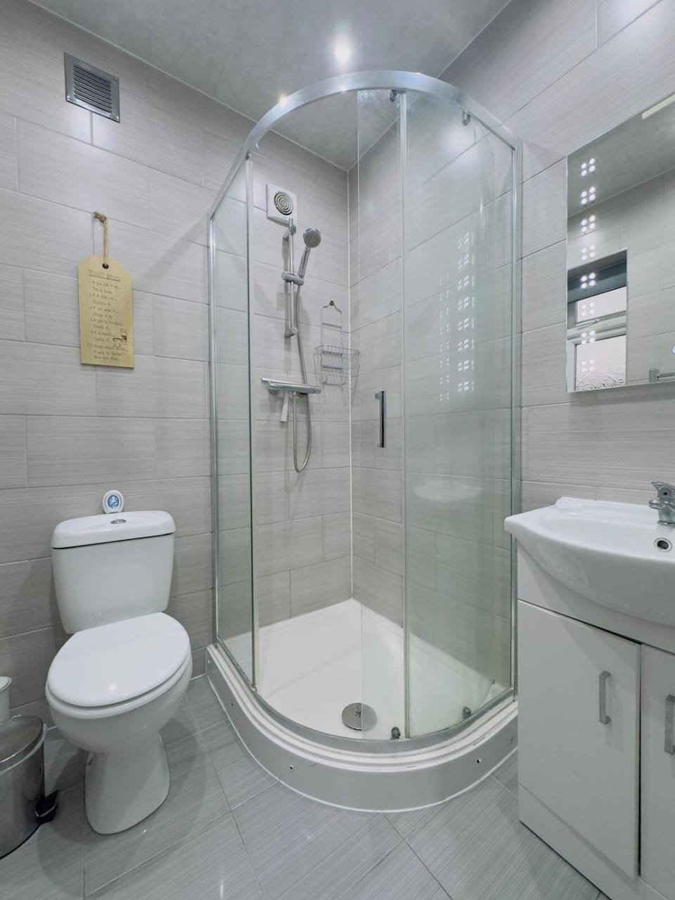 Contractors Lodge Apartment in Coventry