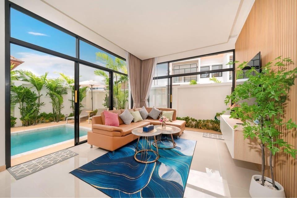 Day, View (from property/room), Living room, Seating area, Pool view