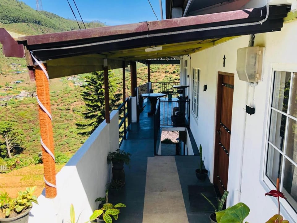 Property building, Balcony/Terrace, Mountain view