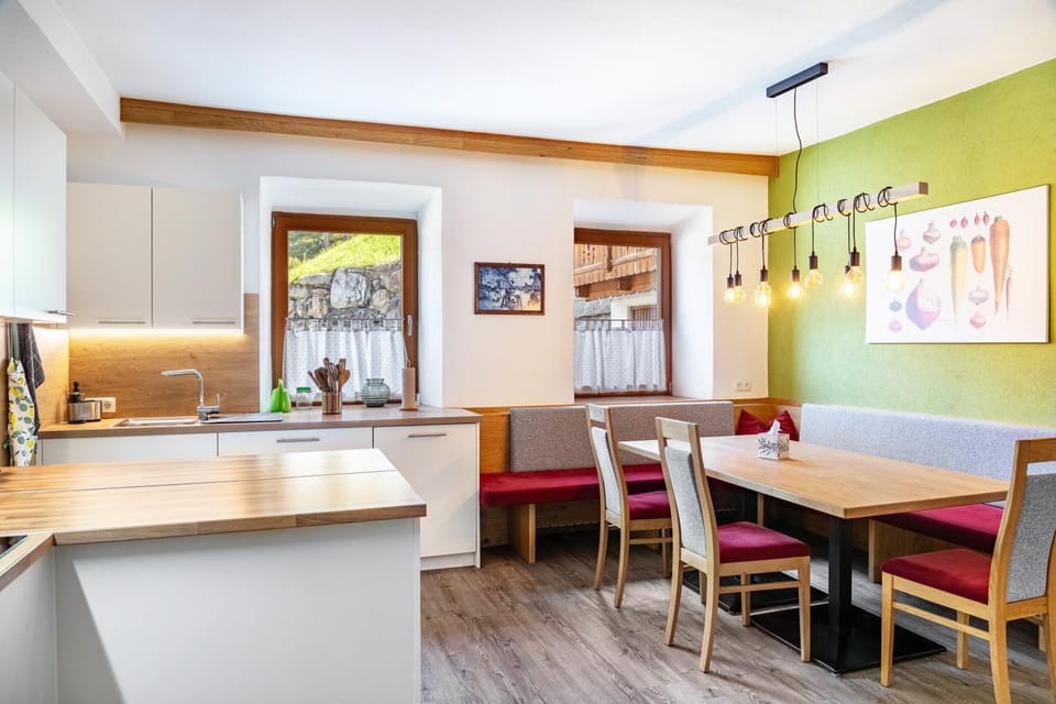 Property building, Kitchen or kitchenette, Living room