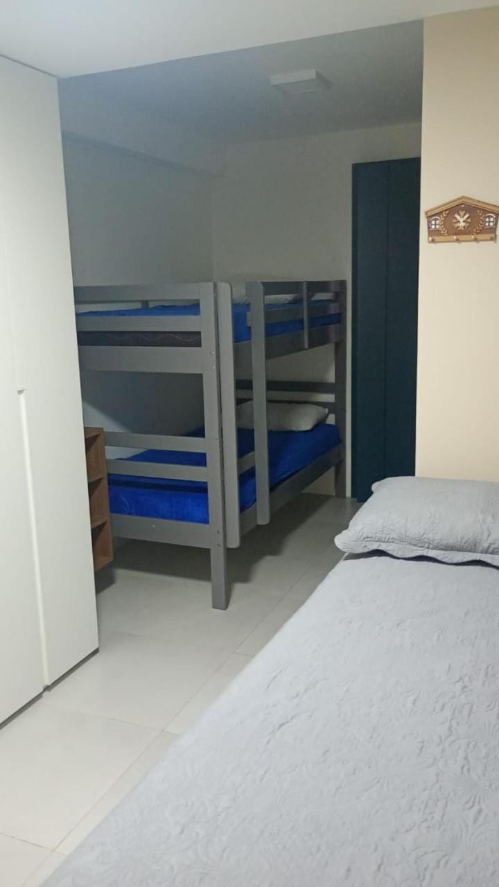 Bedroom, bunk bed