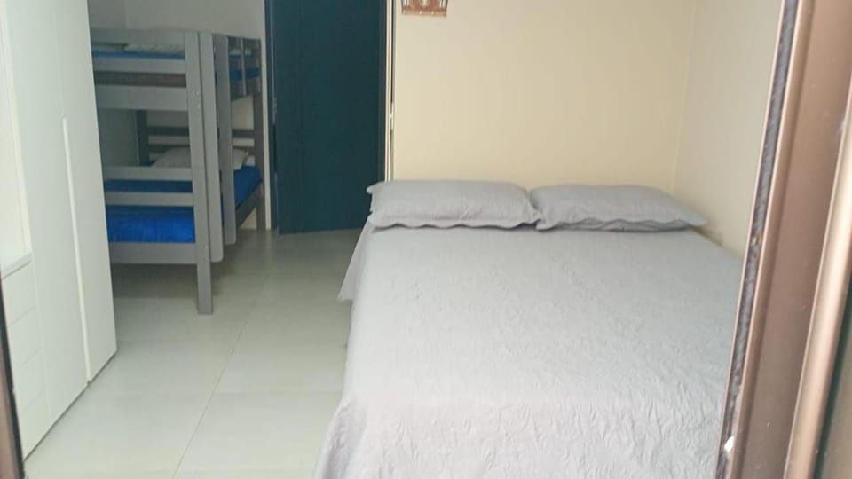Bed, Photo of the whole room, bunk bed