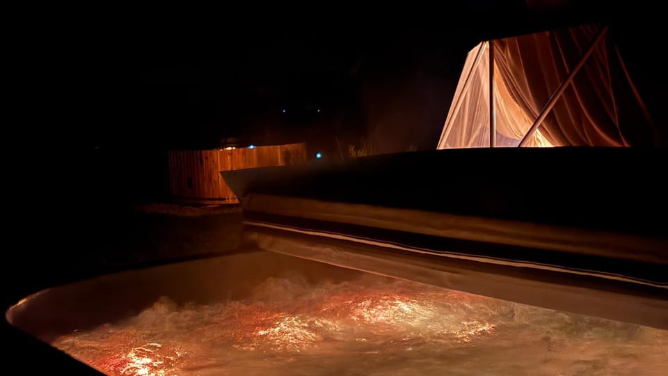 Glamping Bieszczady - Luksusowe Namioty Całoroczne z prywatnym jacuzzi Luxury tent in Poland
