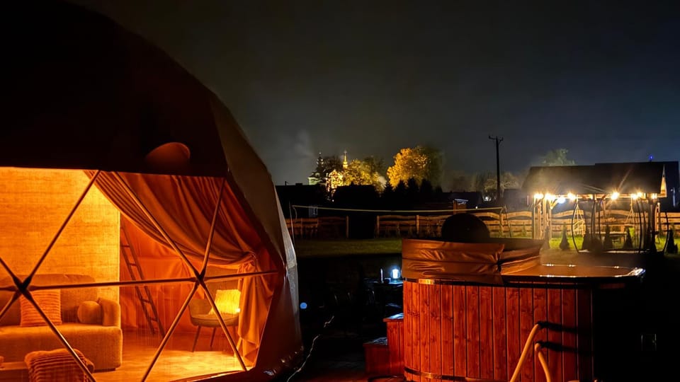 Glamping Bieszczady - Luksusowe Namioty Całoroczne z prywatnym jacuzzi Luxury tent in Poland