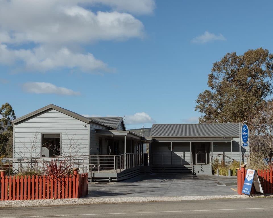 Property building, Day, Street view