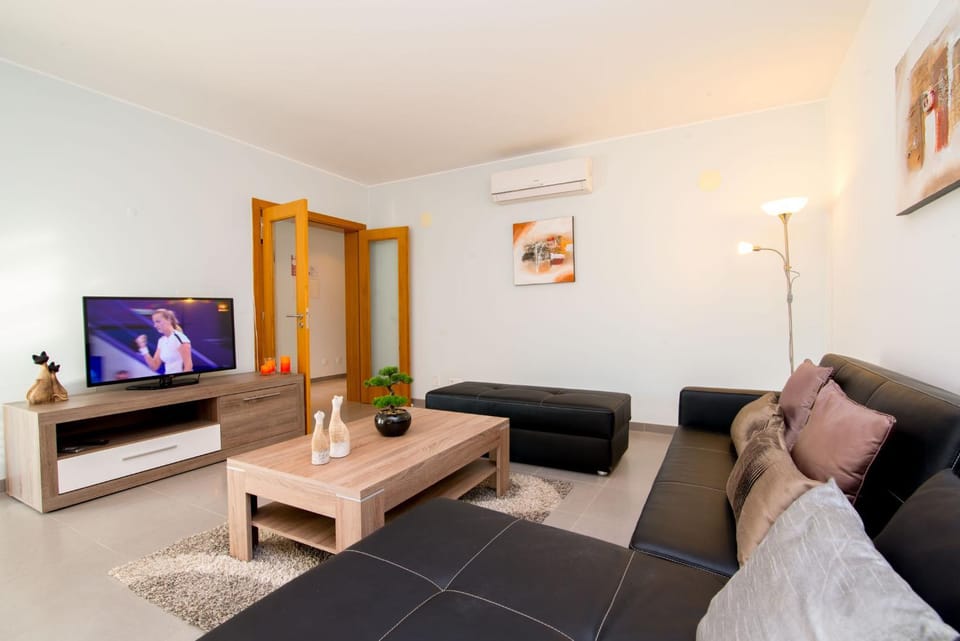 TV and multimedia, Living room, air conditioner