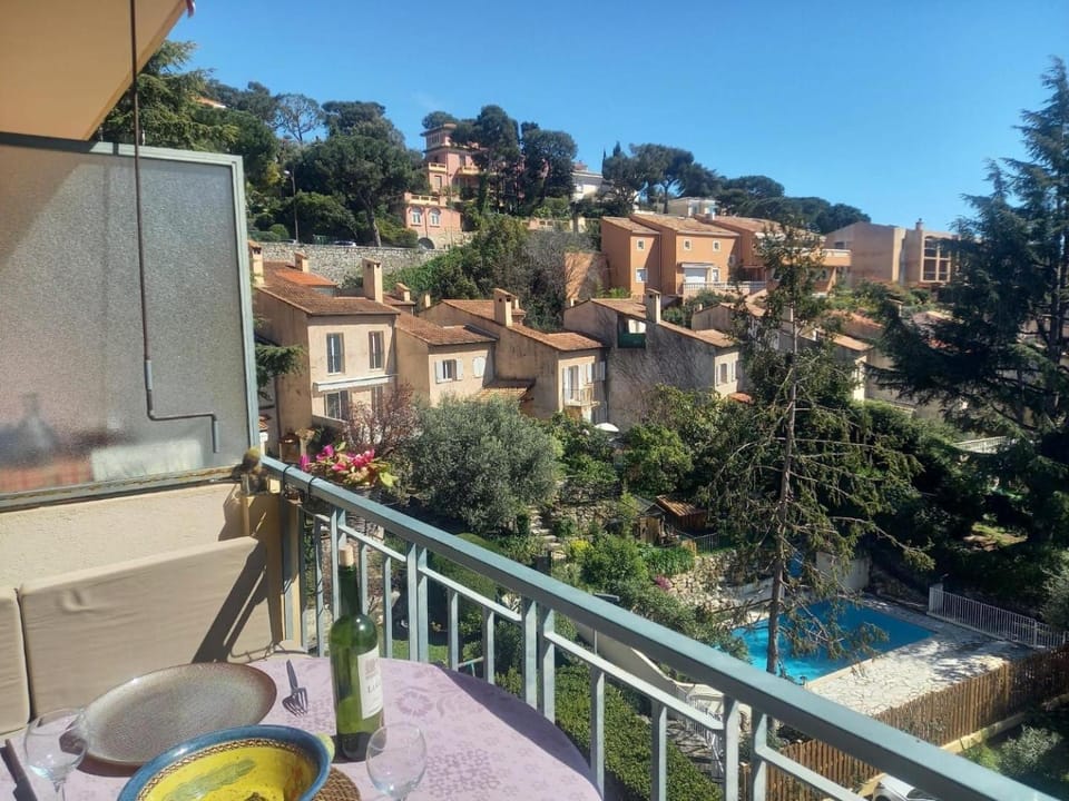 Apartement ensoleillé vue mer Apartment in Villefranche-sur-Mer