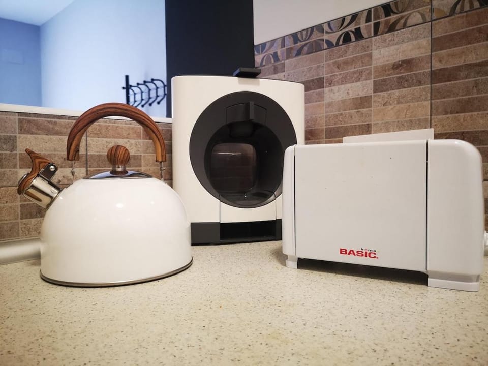 Coffee/tea facilities, Kitchen or kitchenette, toaster