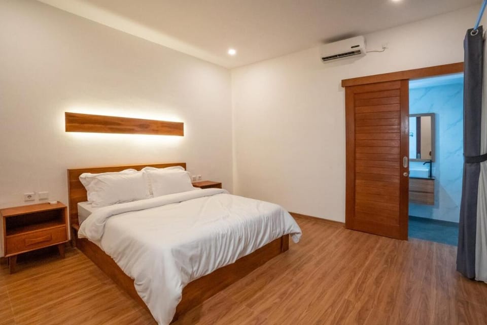 Cozy 1 Bedroom Luxury Villa with Pool and Breakfast Villa in Kediri