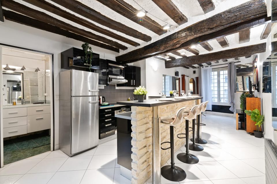 Kitchen or kitchenette, oven, stove