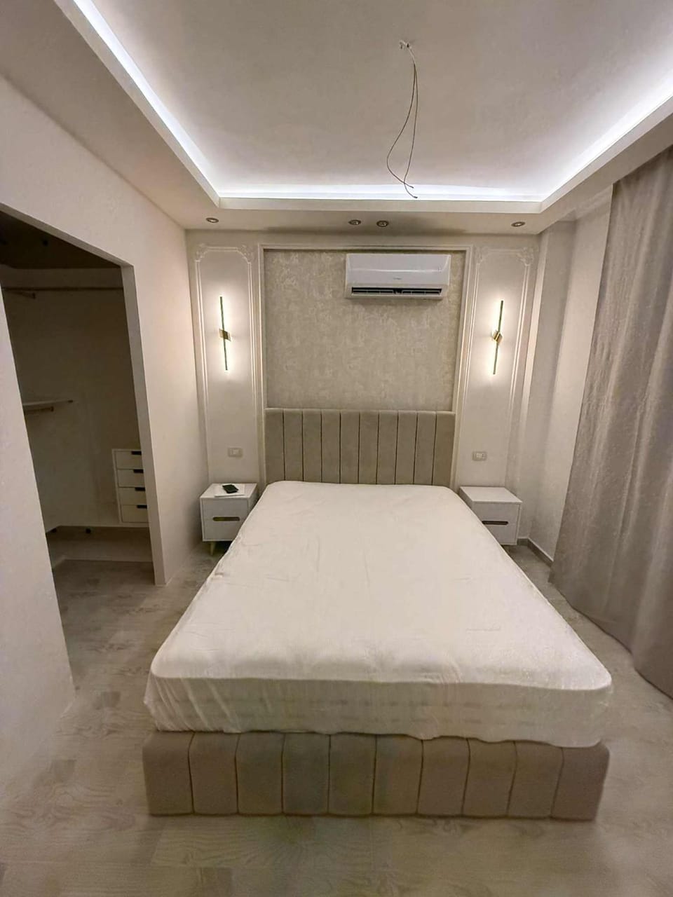 Bed, Bedroom, air conditioner