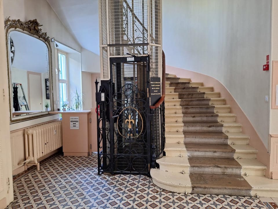 elevator