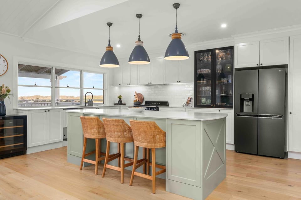 The Milton Haven - Pet Friendly & Heated Pool House in Milton