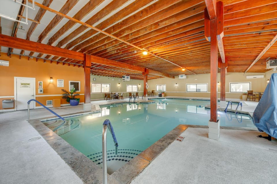 Walk to Beach: Condo w/ Pool Access in Ocean City! House in Ocean City