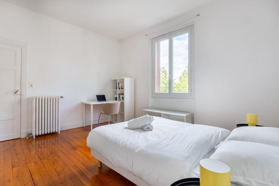 Bed, Bedroom