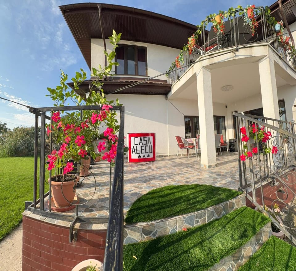 Casa Alecu Farm Stay in Moldova